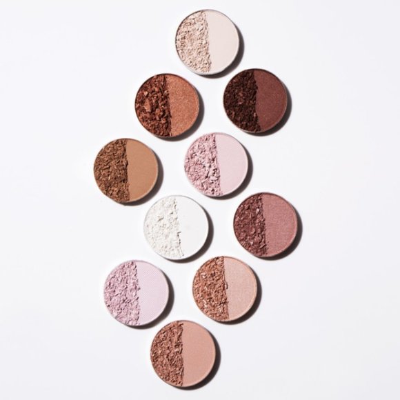 Lovely Peachy Pressed Eye Shadow Singles in Venus - shimmery rusted copper - Picture 3 of 11